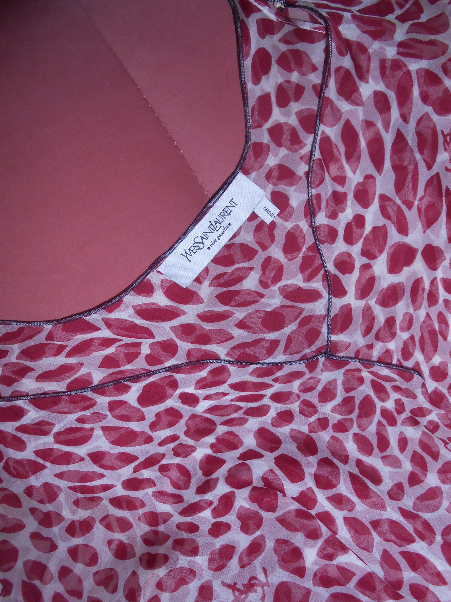 YVES SAINT LAURENT BY TOM FORD SS 2004 ICONIC LIP PRINT SILK SKIRT & TOP ENSEMBLE