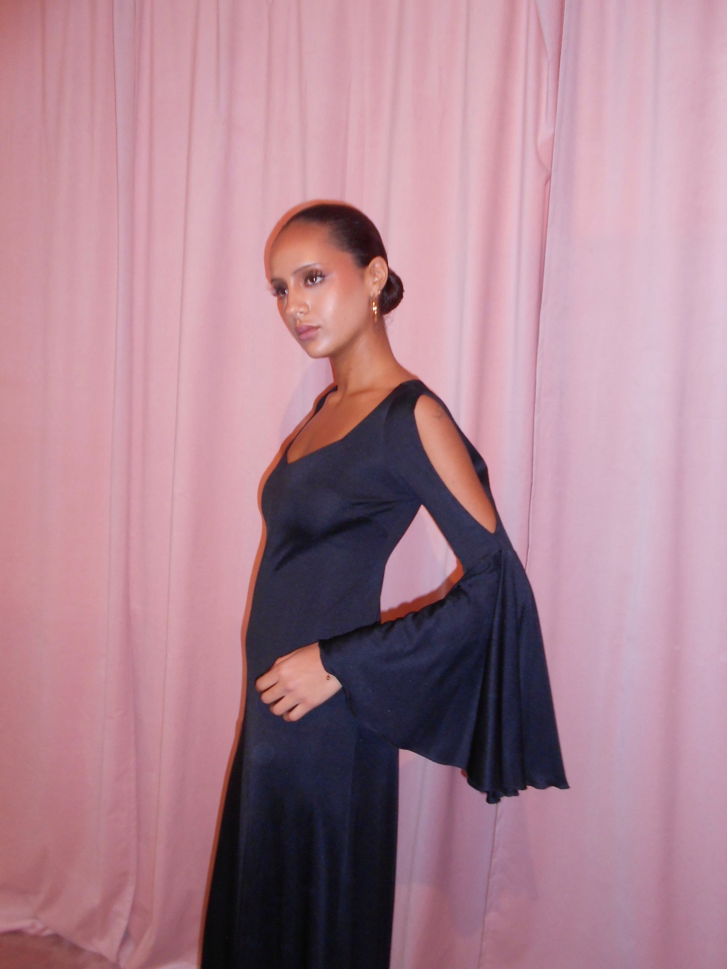 LORIS AZZARO 1970S BELL SLEEVE DRESS