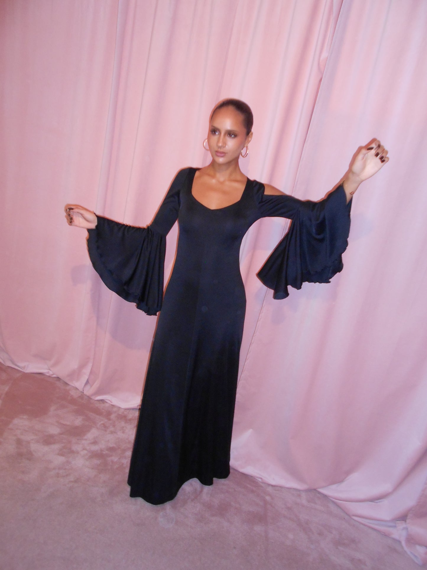 LORIS AZZARO 1970S BELL SLEEVE DRESS