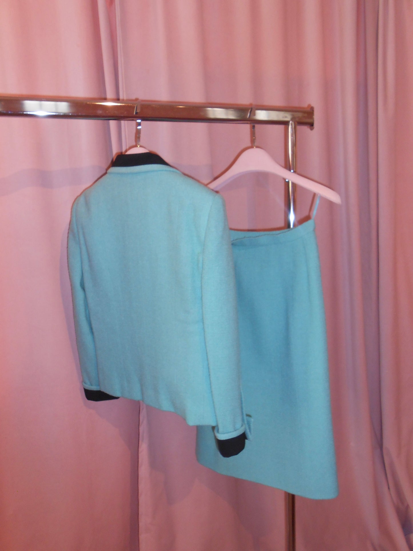 CHANEL BY KARL LAGERFELD 1984/1985 TURQUOISE TWEED SKIRT SUIT