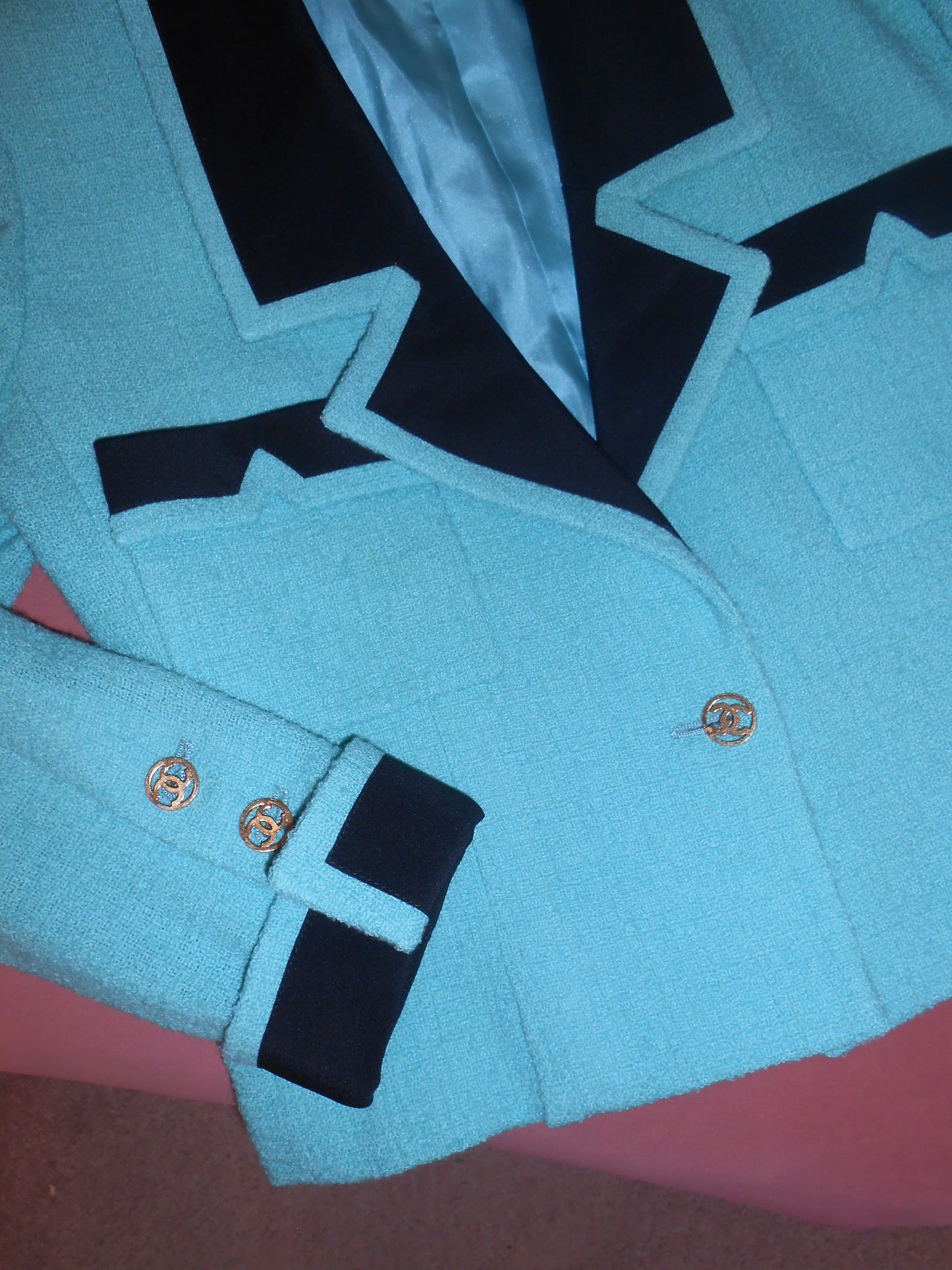 CHANEL BY KARL LAGERFELD 1984/1985 TURQUOISE TWEED SKIRT SUIT