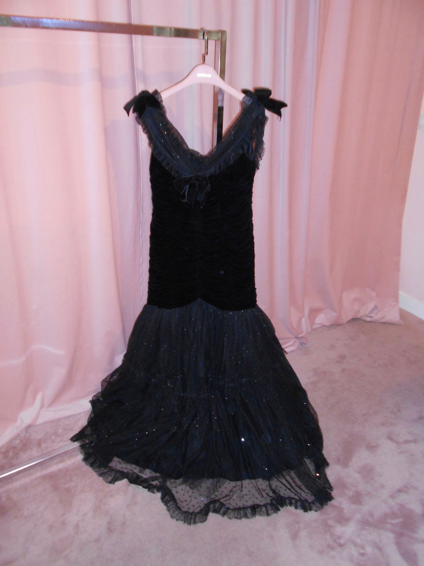 BELLVILLE SASSOON LORCAN MULLANY 1980S VELVET & LACE GOWN