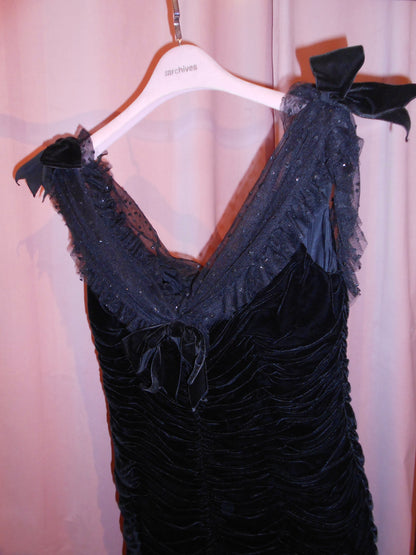 BELLVILLE SASSOON LORCAN MULLANY 1980S VELVET & LACE GOWN