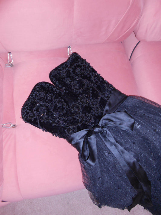 GIVENCHY HAUTE COUTURE 1980S	VELVET & TULLE BEADED GOWN