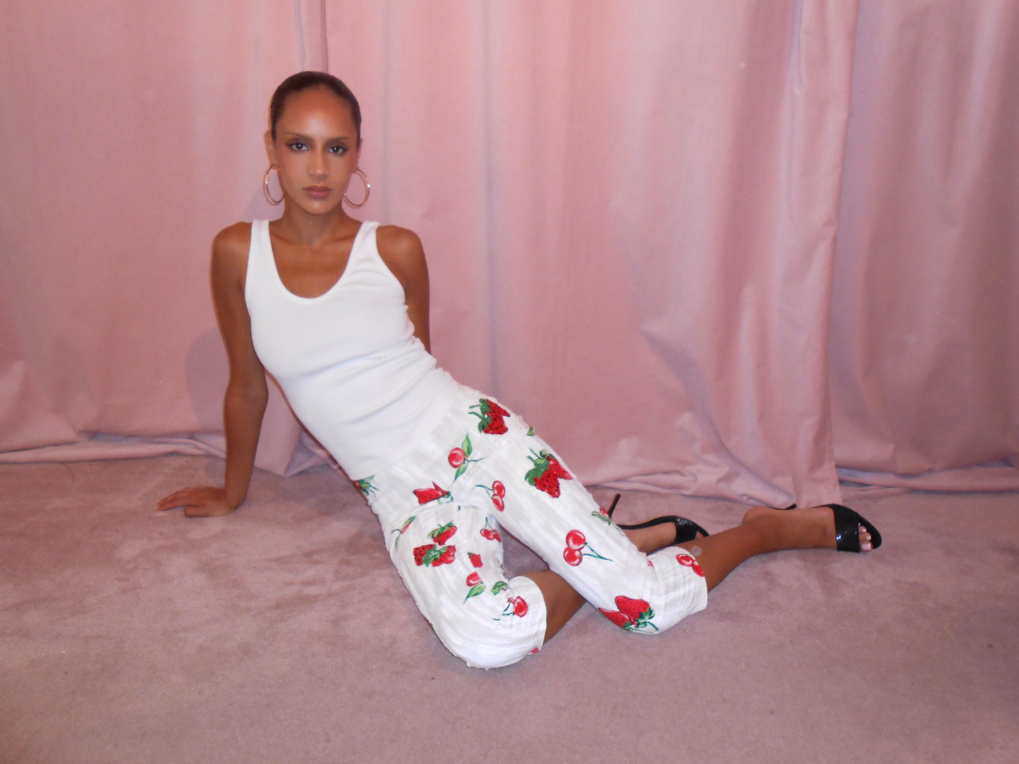 BLUMARINE 1990S FRUIT CAPRIS