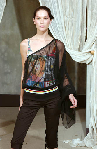 DOLCE & GABBANA SS 2002 MAGAZINE JEANS